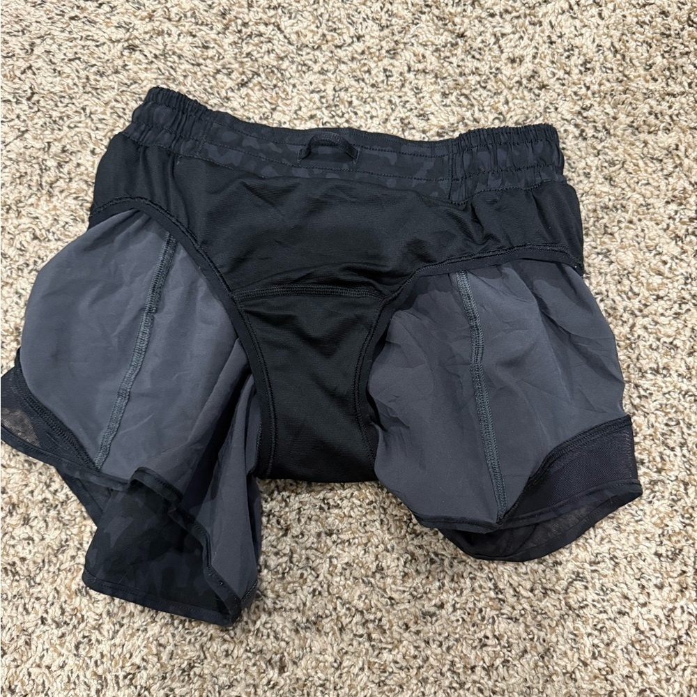 Lululemon Hotty Hot Short - Picture 6 of 6